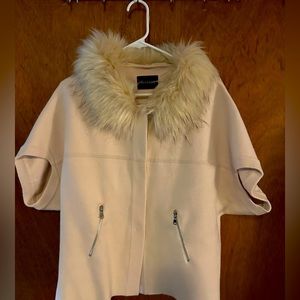 Dolce Cabo vest, off white, barely worn, removable fake “fur” color